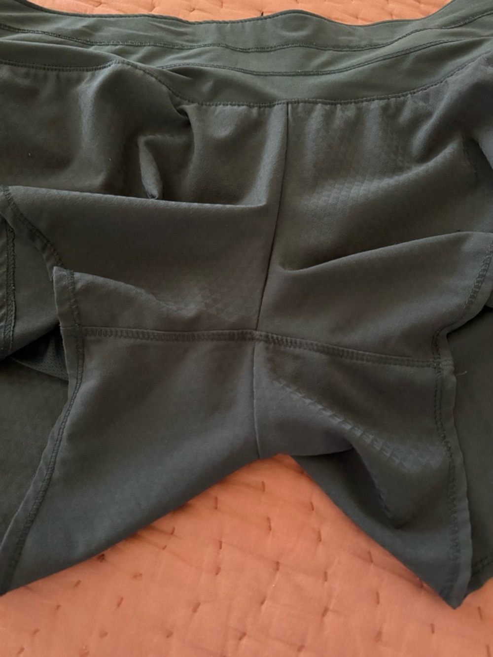 Oiselle Roga Shorts in grey, sz 6 - Picture 5 of 5